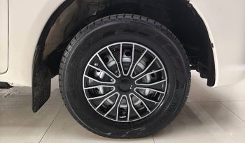 REVO 2WD 2018 2.4J MT STANDARD WHITE  1784 full