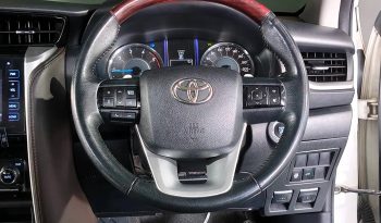 TOYOTA 2WD 2018 2.4V AT FORTUNER WHITE  7320 full
