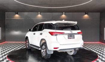 TOYOTA 2WD 2018 2.4V AT FORTUNER WHITE  7320 full