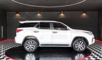 TOYOTA 2WD 2018 2.4V AT FORTUNER WHITE  7320 full