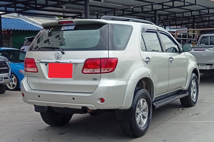 TOYOTA 4WD 2005 2.7V AT FORTUNER SILVER 7625 full