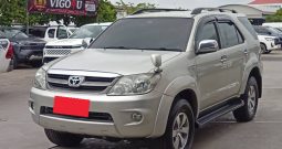 TOYOTA 4WD 2005 2.7V AT FORTUNER SILVER 7625
