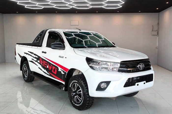REVO 2WD 2019 2.4J MT STANDARD WHITE  887 full