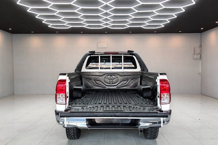 REVO 2WD 2019 2.4J MT STANDARD WHITE  887 full