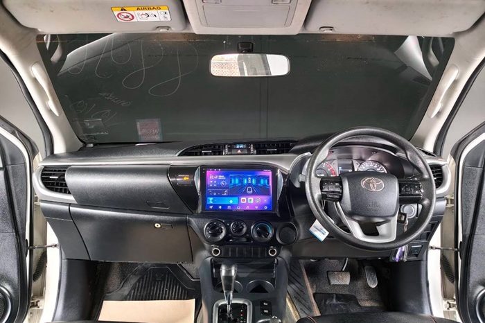 REVO 2WD 2020 2.4 ENTRY AT DOUBLE CAB WHITE  8896 full