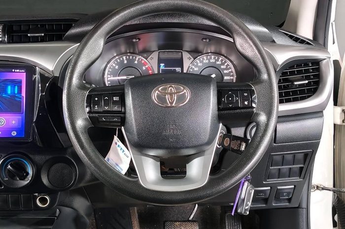 REVO 2WD 2020 2.4 ENTRY AT DOUBLE CAB WHITE  8896 full