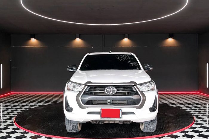 REVO 2WD 2020 2.4 ENTRY AT DOUBLE CAB WHITE  8896 full