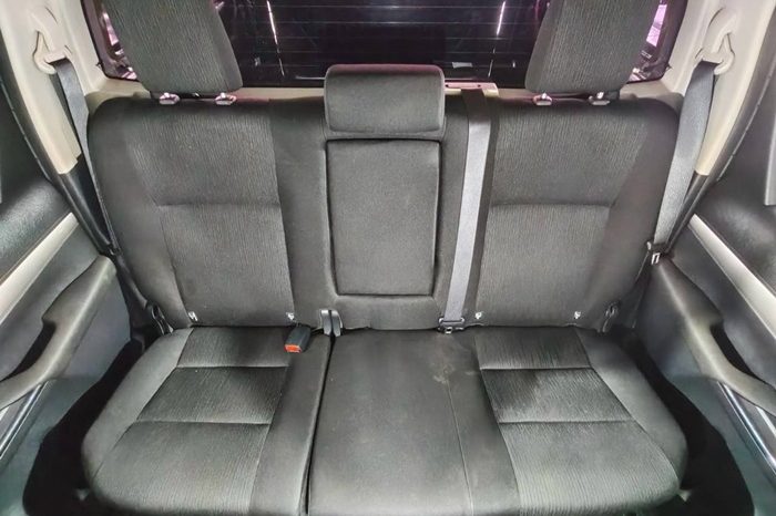REVO PRE 2021 2.4 MID AT DOUBLE CAB SILVER  9061 full
