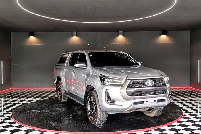 REVO PRE 2021 2.4 MID AT DOUBLE CAB SILVER  9061 full
