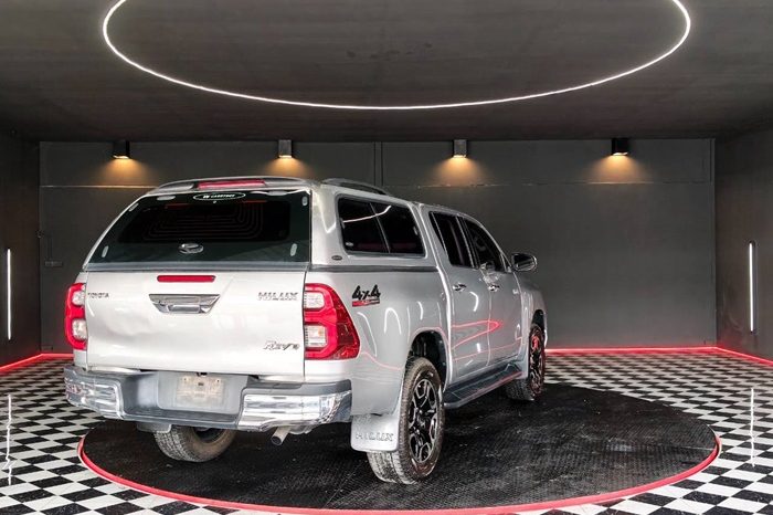REVO PRE 2021 2.4 MID AT DOUBLE CAB SILVER  9061 full