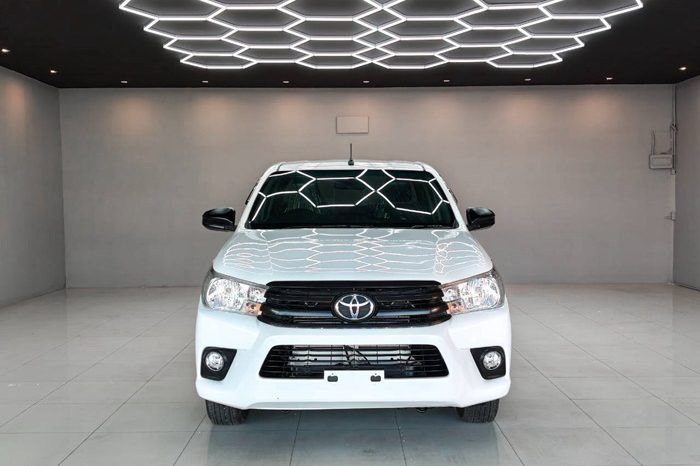 REVO 2WD 2019 2.4J MT SMART CAB WHITE  9553 full