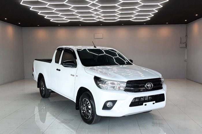 REVO 2WD 2019 2.4J MT SMART CAB WHITE  9553 full