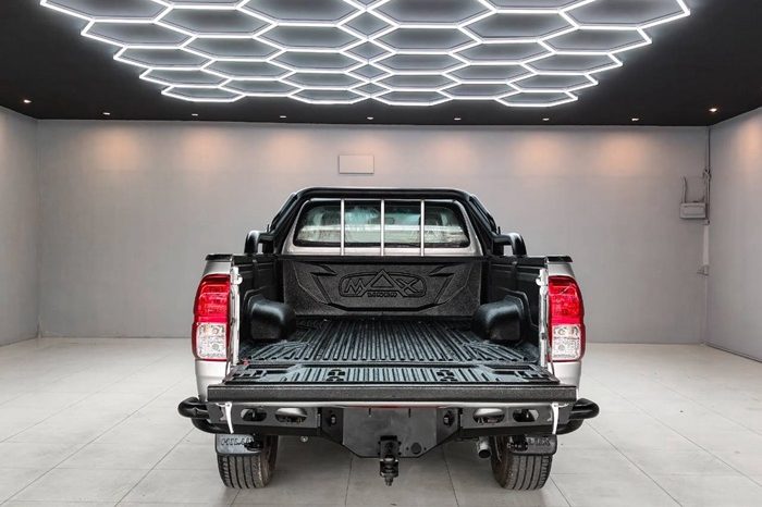 REVO 4WD 2017 2.8J MT STANDARD SILVER  9965 full