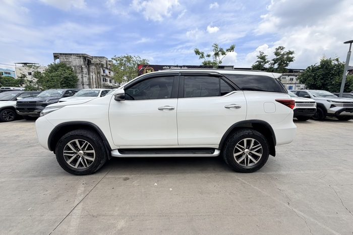 TOYOTA 4WD 2020 2.4V AT FORTUNER WHITE  7070 full