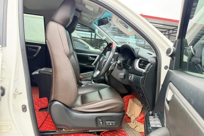 TOYOTA 4WD 2020 2.4V AT FORTUNER WHITE  7070 full