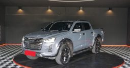 ISUZU 4WD 2022 3.0 AT DOUBLE CAB GREY  1230