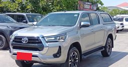 REVO PRE 2020 2.4 HIGHT AT DOUBLE CAB SILVER  4064