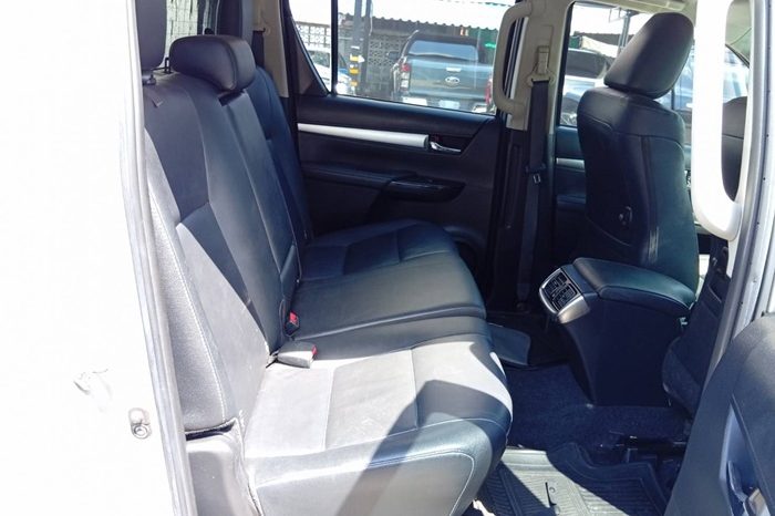REVO PRE 2020 2.4 HIGHT AT DOUBLE CAB SILVER  4064 full