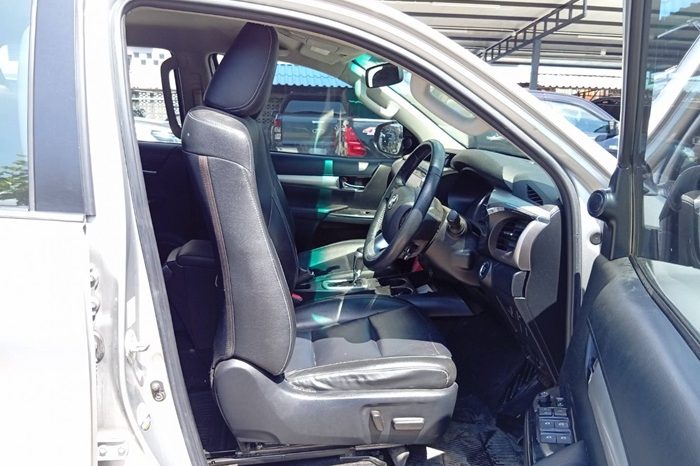 REVO PRE 2020 2.4 HIGHT AT DOUBLE CAB SILVER  4064 full