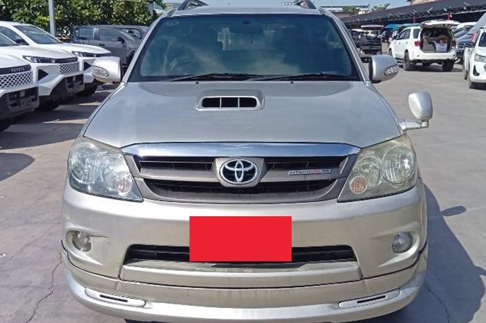 TOYOTA 4WD 2007 3.0V AT FORTUNER SILVER  4688 full