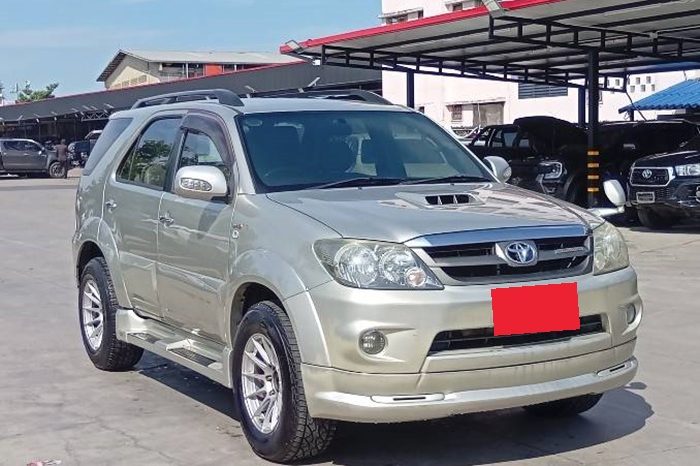 TOYOTA 4WD 2007 3.0V AT FORTUNER SILVER  4688 full