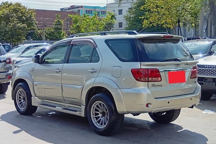 TOYOTA 4WD 2007 3.0V AT FORTUNER SILVER  4688 full
