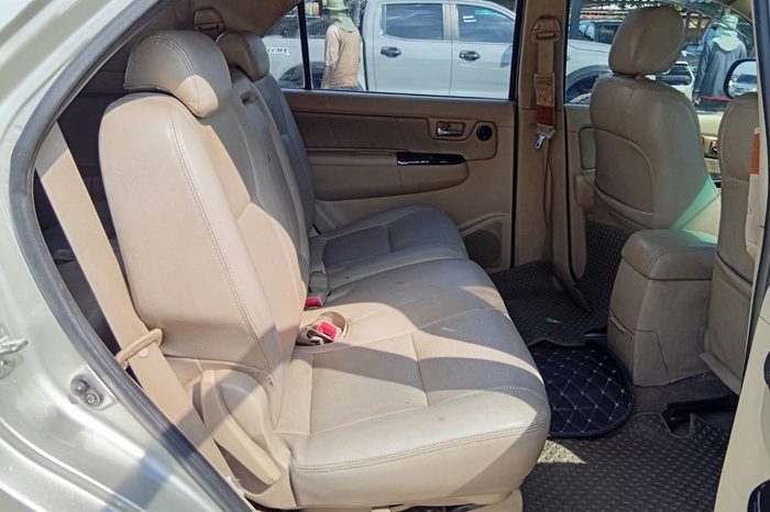 TOYOTA 4WD 2007 3.0V AT FORTUNER SILVER  4688 full