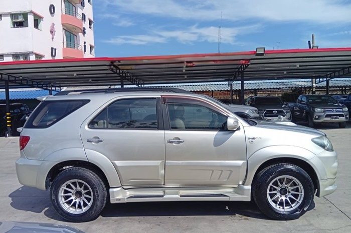 TOYOTA 4WD 2007 3.0V AT FORTUNER SILVER  4688 full
