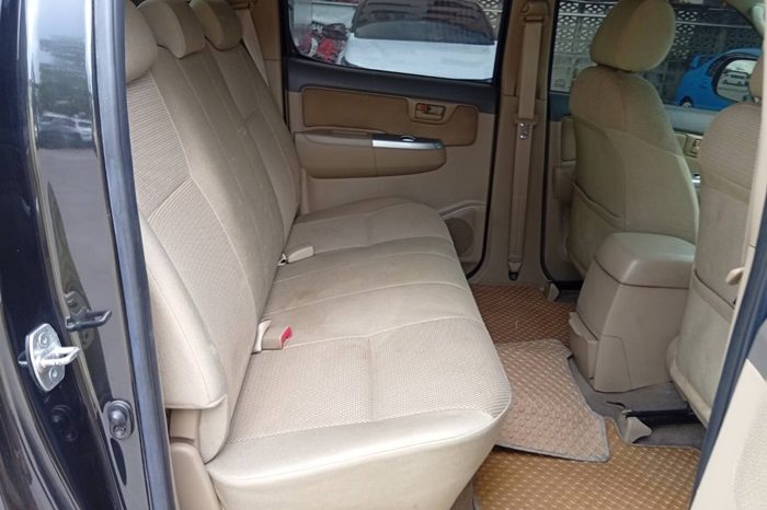 VIGO 4WD 2013 2.5E MT DOUBLE CAB BLACK  1564 full