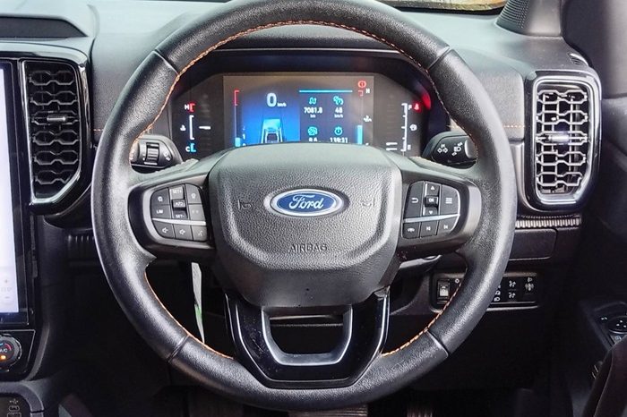 FORD 2WD 2023 2.0 AT DOUBLE CAB BLACK  4584 full