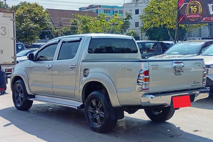 VIGO 4WD 2007 2.5E MT DOUBLE CAB SILVER  9784 full