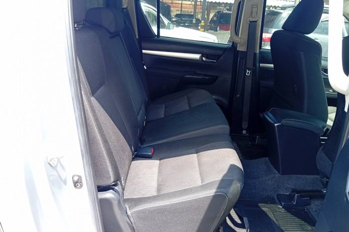 REVO PRE 2021 2.4 MID AT DOUBLE CAB SILVER 7329 full