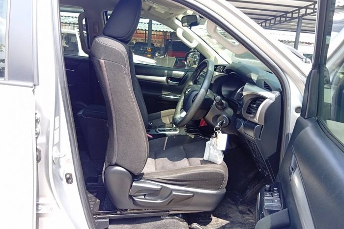 REVO PRE 2021 2.4 MID AT DOUBLE CAB SILVER 7329 full