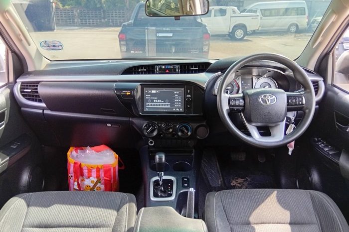 REVO PRE 2021 2.4 ENTRY AT DOUBLE CAB SILVER  4240 full