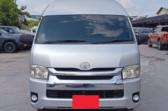TOYOTA 2WD 2017 3.0 MT COMMUTER SILVER  2025 full