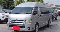 TOYOTA 2WD 2017 3.0 MT COMMUTER SILVER  2025