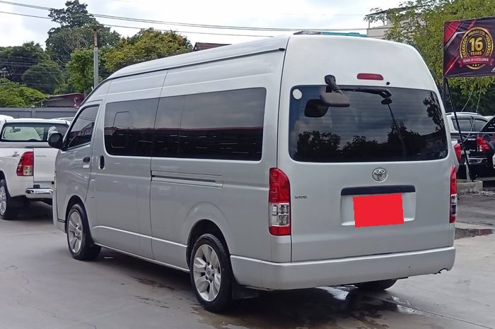 TOYOTA 2WD 2017 3.0 MT COMMUTER SILVER  2025 full