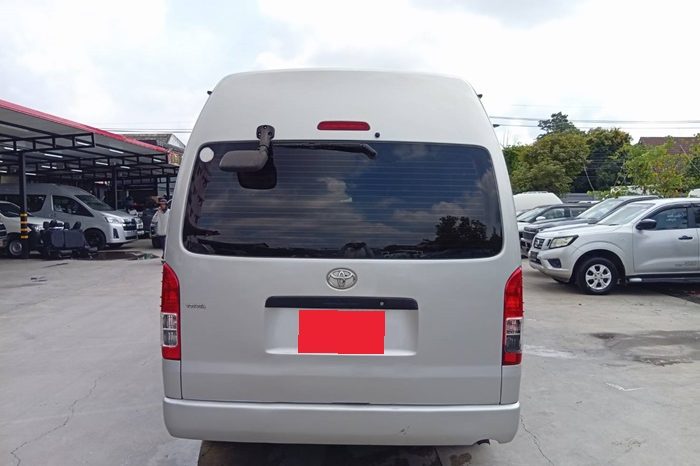 TOYOTA 2WD 2017 3.0 MT COMMUTER SILVER  2025 full
