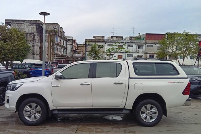 REVO PRE 2018 2.4G MT DOUBLE CAB WHITE 8716 full