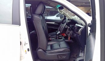 REVO PRE 2018 2.4G MT DOUBLE CAB WHITE 8716 full