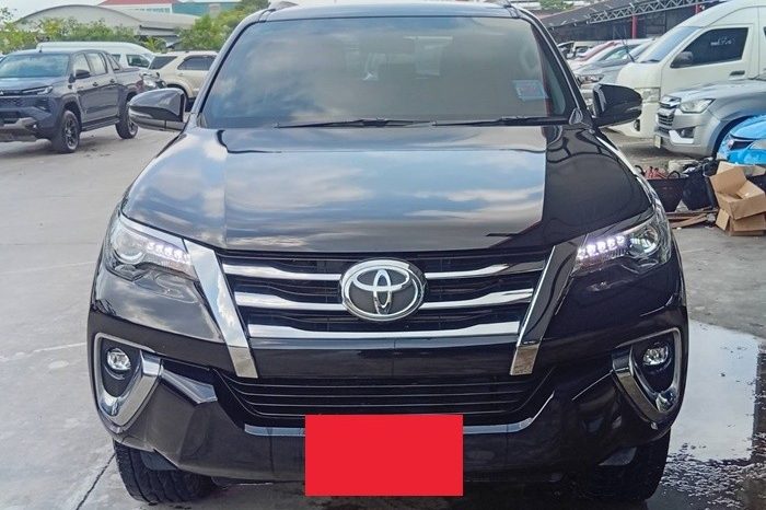 TOYOTA 4WD 2019 2.8V AT FORTUNER BLACK  5273 full