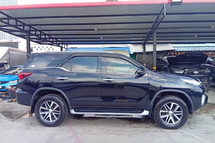 TOYOTA 4WD 2019 2.8V AT FORTUNER BLACK  5273 full