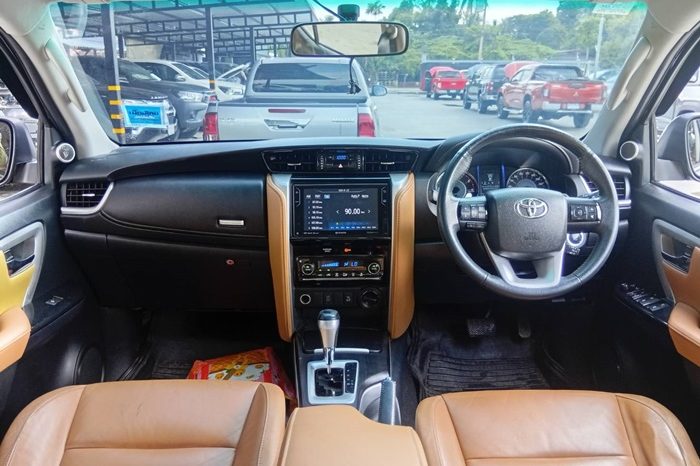 TOYOTA 4WD 2019 2.8V AT FORTUNER BLACK  5273 full