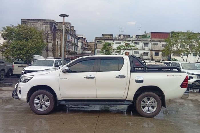 REVO PRE 2019 2.4E AT DOUBLE CAB WHITE  1347 full