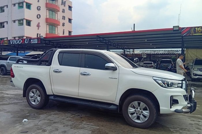 REVO PRE 2019 2.4E AT DOUBLE CAB WHITE  1347 full