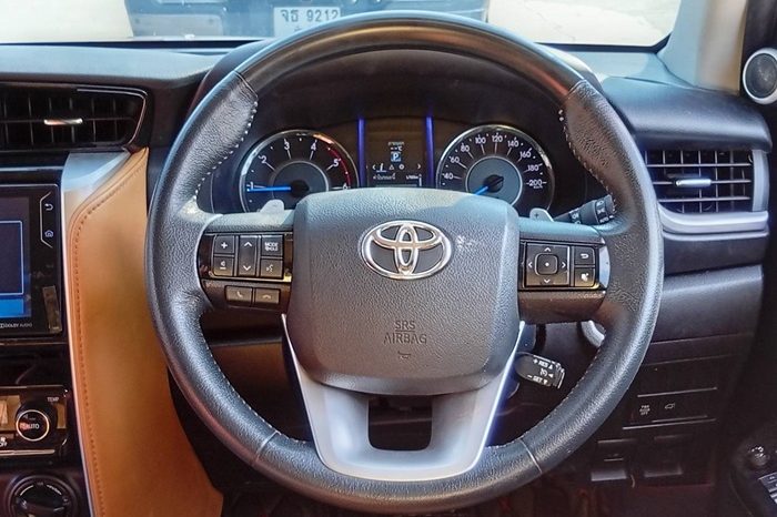 TOYOTA 4WD 2019 2.8V AT FORTUNER BROWN  4496 full