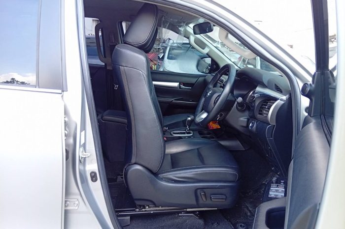 REVO 4WD 2021 2.8 HIGHT AT DOUBLE CAB SILVER  8853 full