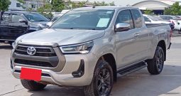 REVO 4WD 2021 2.4 MID MT SAMRT CAB SILVER 8875