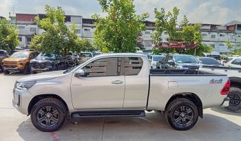 REVO 4WD 2021 2.4 MID MT SAMRT CAB SILVER 8875 full