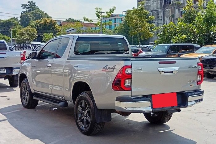 REVO 4WD 2021 2.4 MID MT SAMRT CAB SILVER 8875 full
